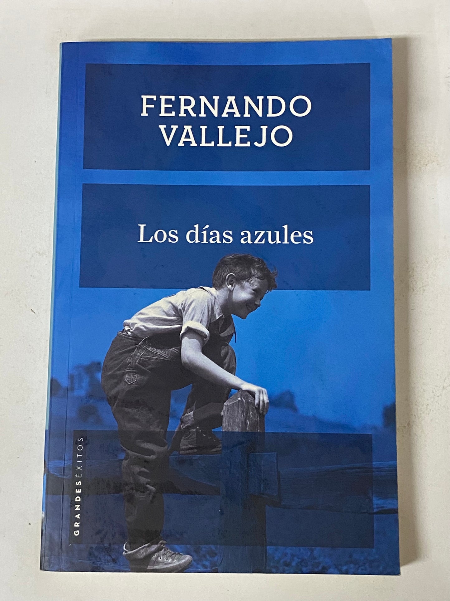 LOS DIAS AZULES- FERNANDO VALLEJO